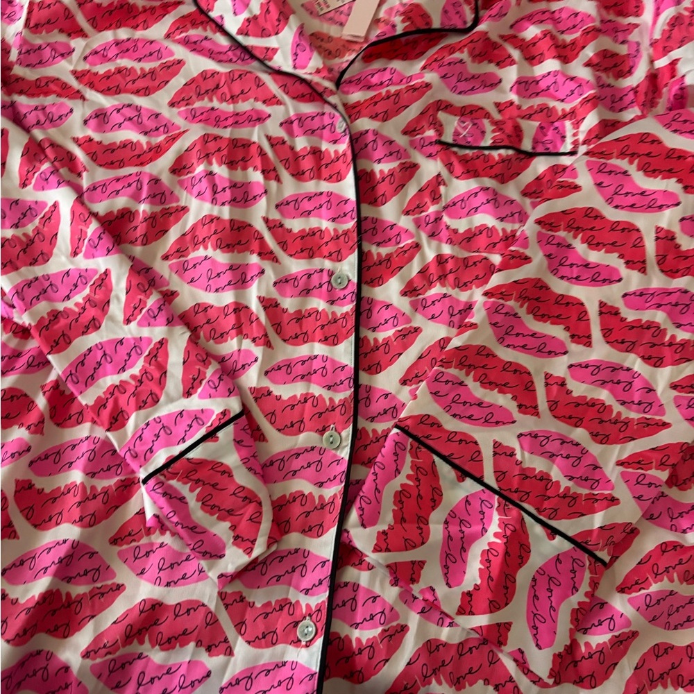 VICTORIA'S SECRET Pink and White Lip Print Pajama Top XL, NWT